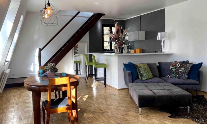 Innenstadt Apartment | Neuss Zentrum 70qm Maisonette-Wohnung in Stadthaus