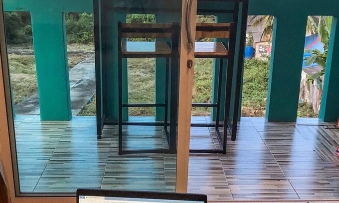 Ko Sichang Hotel | Neutron Bungalow
