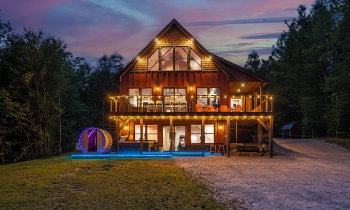 Bethel Ski Chalet | NEW: 2 Chalets 2 Mins Apart! Mtn Views, Hottubs, Sauna, GameRoom, Sleep 29