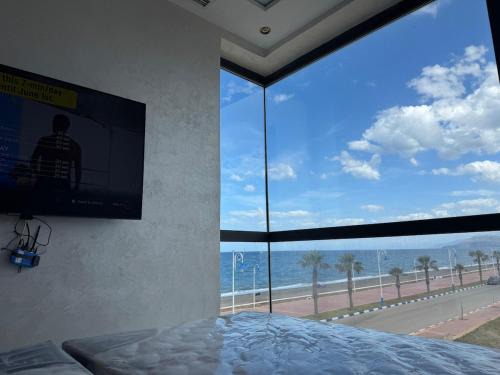 Oued Laou House | New 2025, Front beach flat, Newly renovated