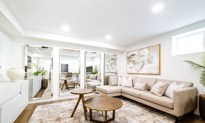 Northwest Edmonton Apartment | NEW 2Bed Luxury Retreat Suite-King Bed-AC-WiFi