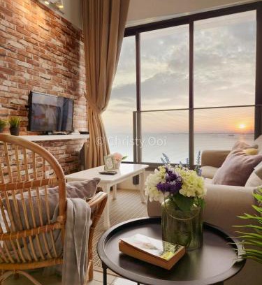 Downtown George Town Apartment | NEW 2BR Sunrise Gurney with Stunning Seaview 无敌日出海景房