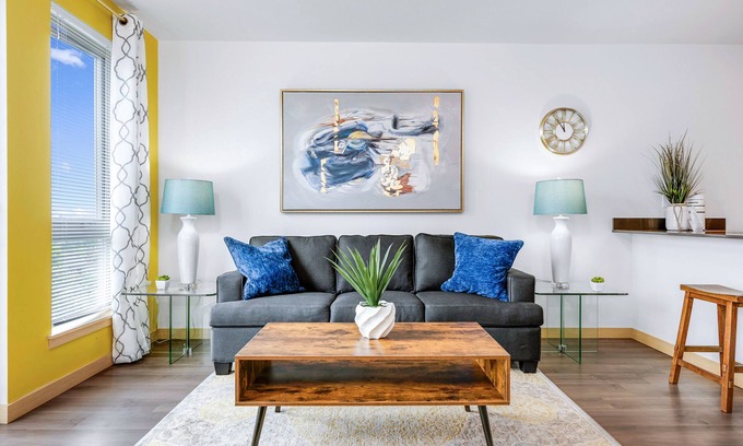North Beacon Hill Apartment | ★NEW★ 2mi→Downtown★ Balcony+Rooftop Views★ WiFi★ W/D