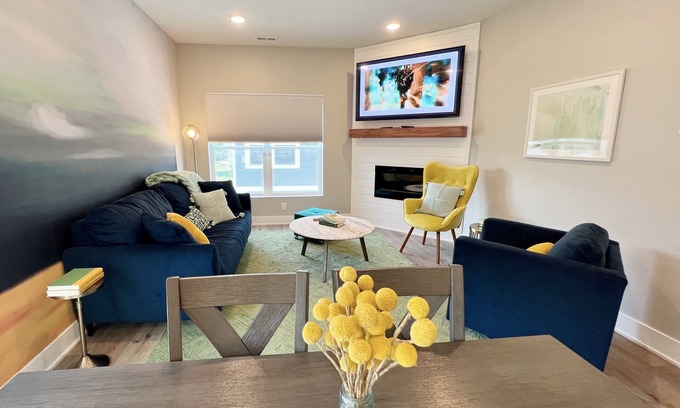 Dahlman House | New 3 bed 4 bath home - rooftop deck, 2 car garage & porch near downtown!