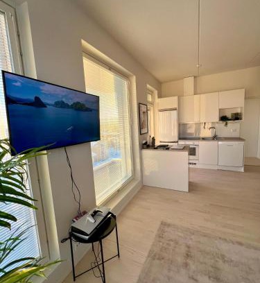 Myyrmaki Apartment | New 3-Bed Apartment & Free Garage parking