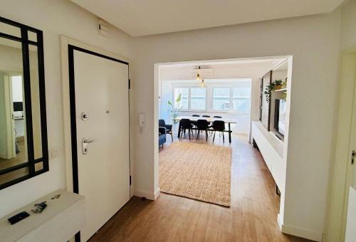 Carcavelos Apartment | NEW 3 Bedroom Beachfront Apartment