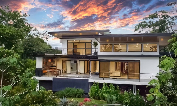 Quepos House | New 3BR Home with Amazing Sunset View in Quepos