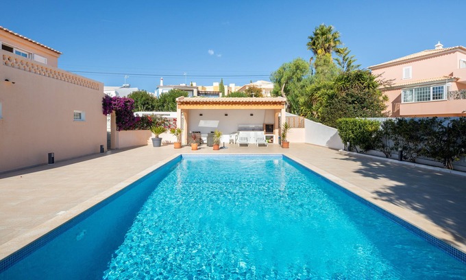 Praia da Luz Villa | New 4-Bedroom Villa with Seaview and Large Private Pool
