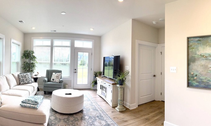 Lewes Villa | New 4BR/3.5 Bath Luxury Villa in Lewes, DE - 1 mile to Lewes, 2 miles to Beach!