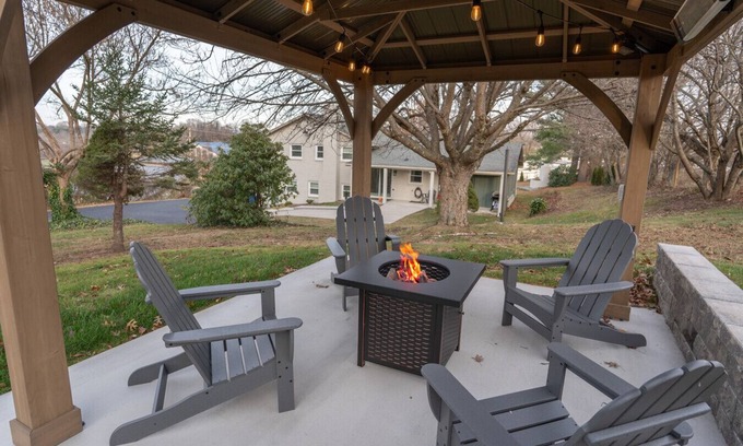 Christiansburg House | New 4BR Home: Virginia Tech| Swim Center| Downtown Christiansburg