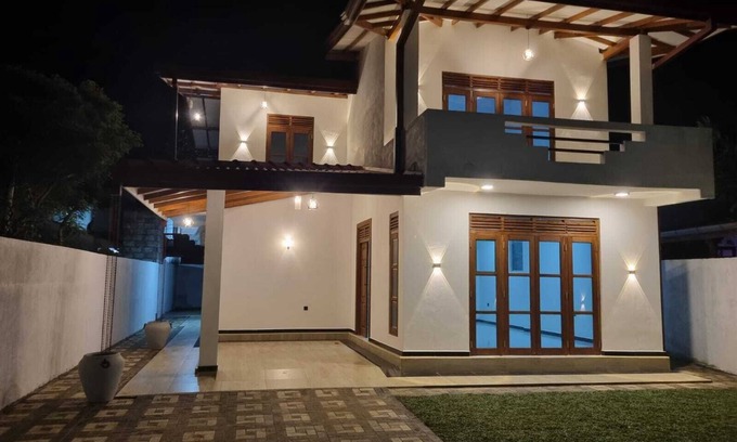 Kesbewa Villa | New 5 bed room villa
