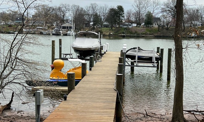 Fort Howard House | NEW 5 Bedroom Home with Pier by Water