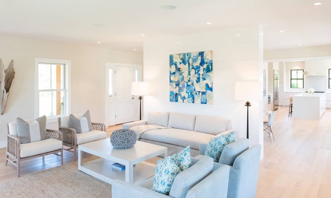 Surfside House | New 5 Bedroom Surfside Beach House with Pool. Perfect for families