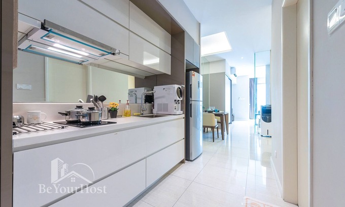 Sri Hartamas Apartment | [NEW 5 STAR] Large Studio Suite 2-4Pax Near KLCITY