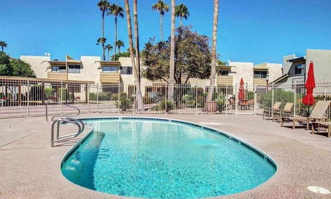 South Scottsdale House | New *5*STAR Listing! Poolside, Old Town Scottsdale Condo/TownHome