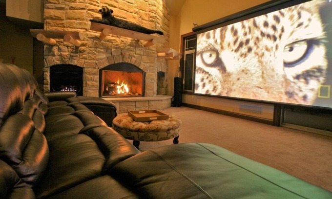 McHenry House | NEW 8 BR, 3 HotTubs, GameRoom, 2 HD Cinemas, Sauna, Ski-In/Out, Limo Golf Cart