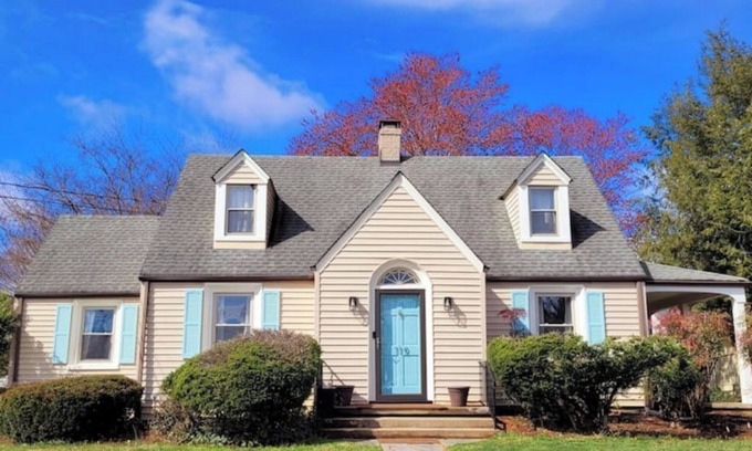Jefferson Park Avenue Apartment | NEW! Adjacent to UVa Grounds.