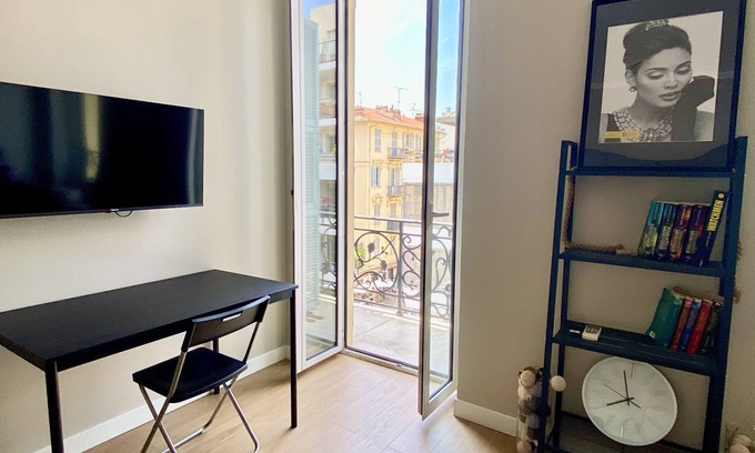 Liberation Apartment | New air-conditioned studio - Libération district