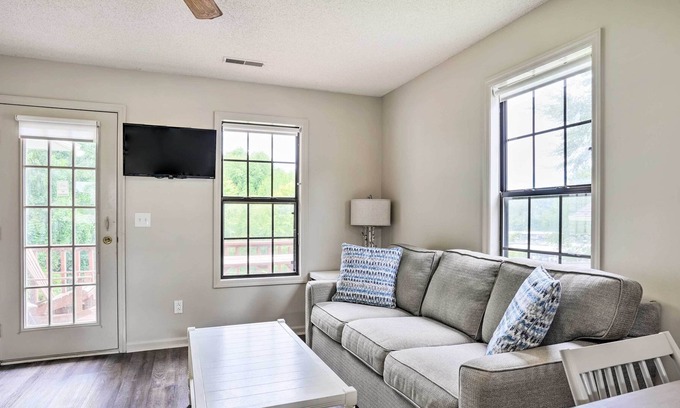 Winchester Cabin | NEW! Airy Winchester Cabin: 1 Mi to State Park!
