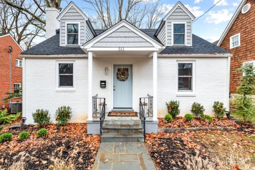 Wardour House | New! All Star Annapolis Retreat - Walk To Stadium