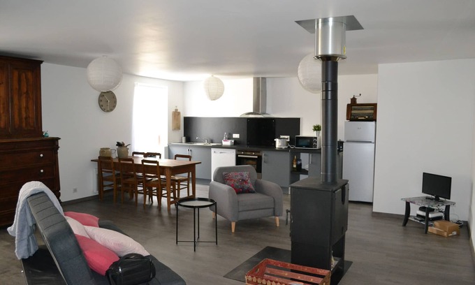 Castet Apartment | New apartment 25 minutes from the ski resort of Gourette.