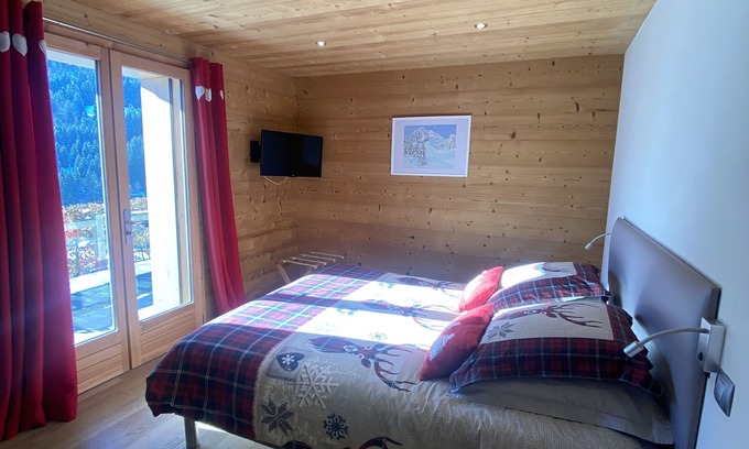 La Clusaz Apartment | NEW apartment 4 people great benefits near slopes and 1km from the village