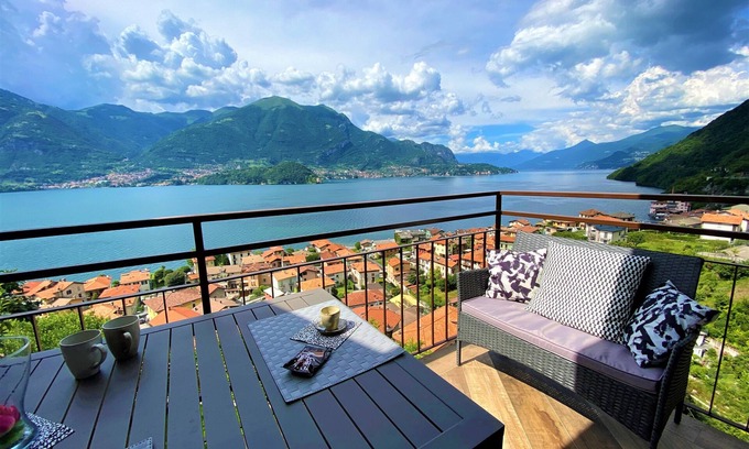 Lezzeno Apartment | NEW APARTMENT NEAR BELLAGIO! BALCONY GARDEN, & STUNNING VIEW! SMERALDO