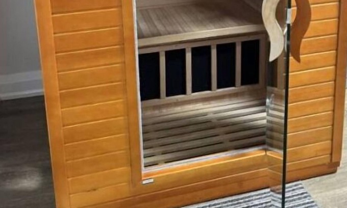 Walkerville House | New Apartments with Hot Tub & Sauna