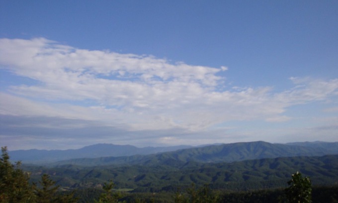Sevierville Cabin | New Arcade 2-Pools 1 Pool YR RD ,Hot Tub,Mini Golf,FREE WIFI,Game Room