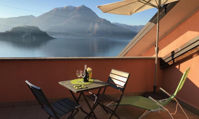 Fiumelatte Apartment | New Attic Lake View 4