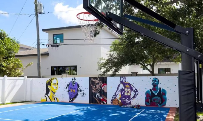 Hollywood House | NEW-Basket/Pickleball Court! Heated Pool-Mini Golf