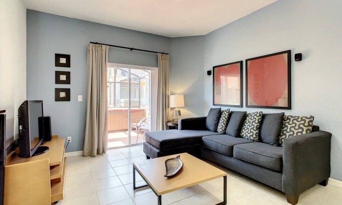 Kissimmee House | NEW! Beautiful 4BR Townhome in Regal Oaks w/Hot Tub & Pool Near Disney