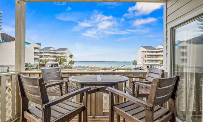 Pensacola Beach Condo | *NEW* Best Views of Baywatch (A4)