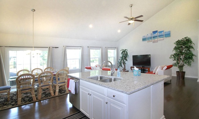 Ocean View House | New Bethany Beach House — 4br/3Ba, Free WiFi, Gas Grill, <2 miles to boardwalk