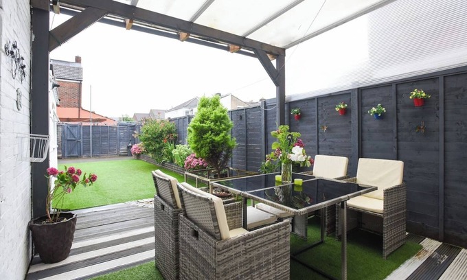 Portsmouth Apartment | NEW! Bloomfield Haven | 2 BR w/Garden