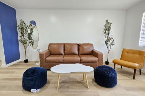 Glendale Apartment | New Blue&Pink Pool Centra PHX