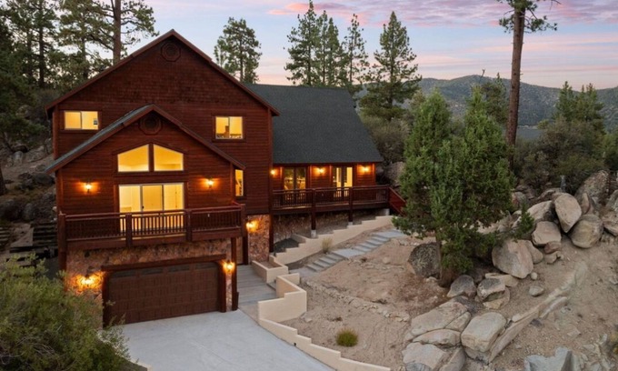 Castle Glen Estates House | NEW! Boulder Luxe Estate - Luxury Retreat for 16-Your Elevated Mountain Getaway