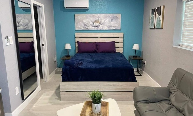 Dania Beach House | New! Boutique Studio Close to Beach & Casino DB4