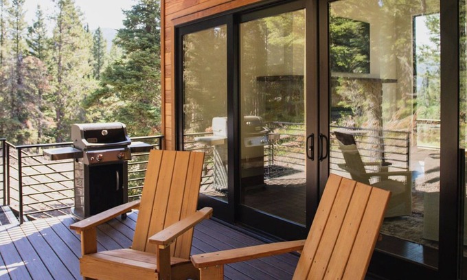 Bozeman House | NEW Bridger Bowl Modern Home - 16 miles from Main Street, Bozeman