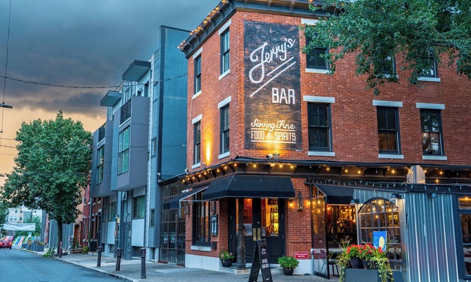 Northern Liberties Condo | New, Bright Northern Liberties 1 Bed nearby The Fillmore & The Met!