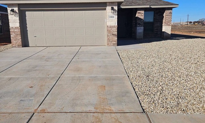 Lubbock House | New Build- 3 Bed, 2 Bath w Garage.