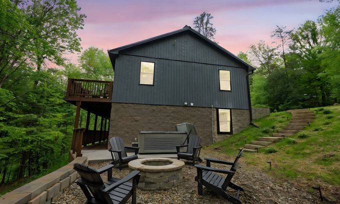 Rockbridge House | New build - Kids area - Hot tub - Firepit - 4BR 2BA