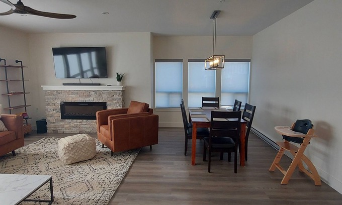 Big White Ski Resort Condo | New build mountain retreat - steps from Happy Valley