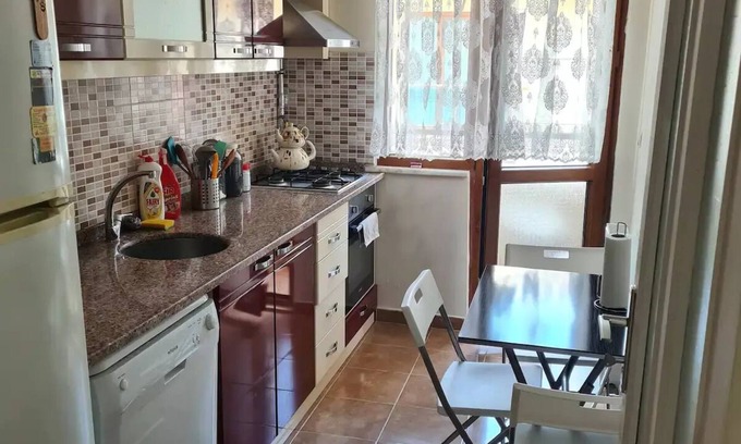 Atasehir Apartment | New building, fourth floor, 15 minutes to Kadikoy