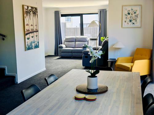 Hamilton House | New Built Gem in Hillcrest