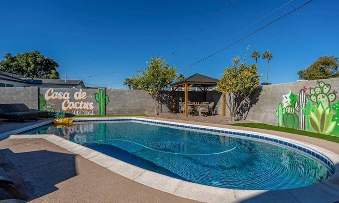 Papago Parkway House | *NEW* Casa de Cactus: Pool+Putting Green+Game Room