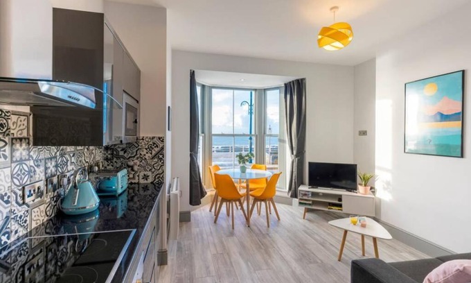 Aberystwyth Apartment | New central seafront apartment- stunning sea views