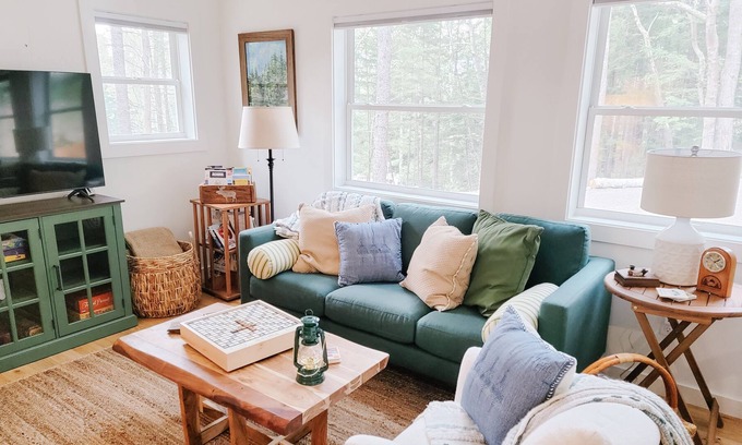 Southwest Harbor Cabin | New chalet in Southwest Harbor - minutes from Acadia!