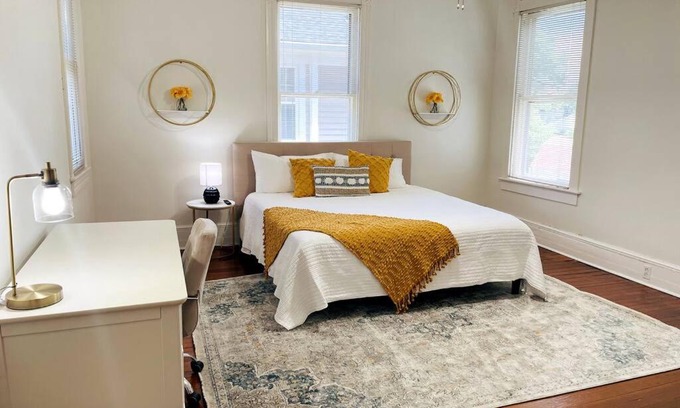 Danville House | *New* Charming Victorian Home across Averett Univ.