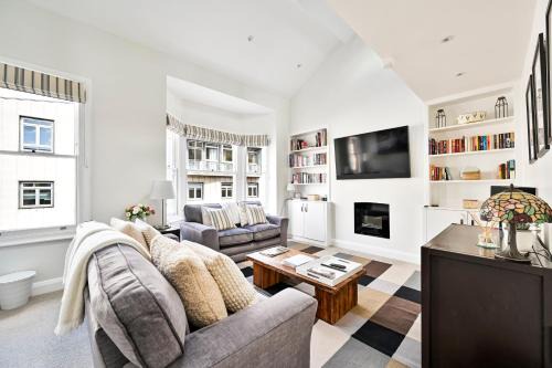 Shaftesbury Apartment | New Chic 3-Bed Flat in Clapham